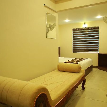 Kalathil Tourist Home Kunnamkulam Екстер'єр фото